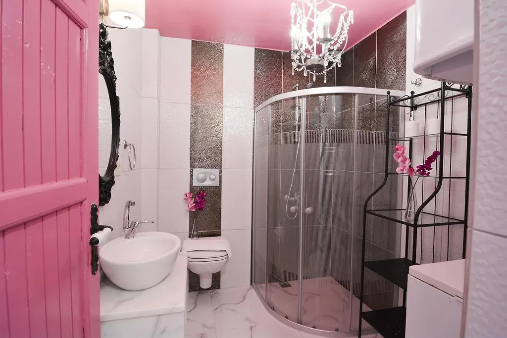 Kiraz Cicegi Butik Otel Akyaka Turkey
